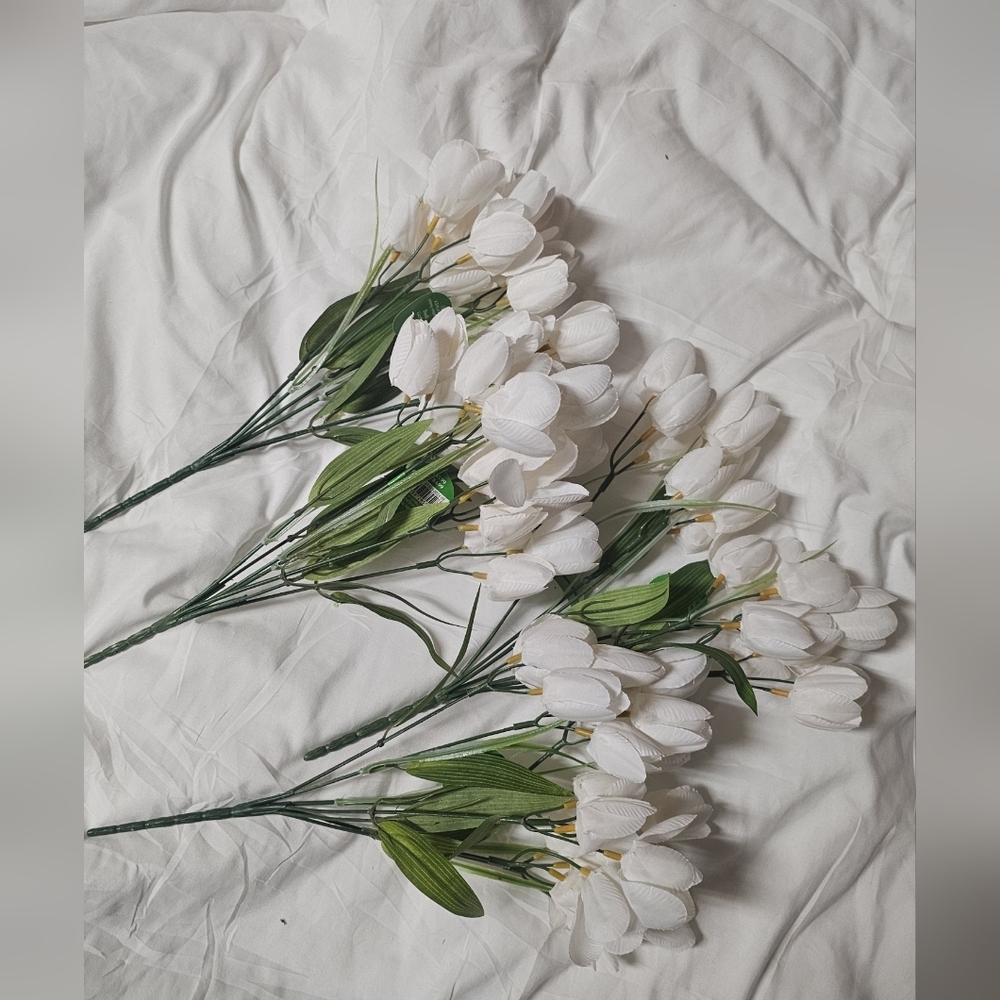 Elegant White Tulip Bouquet